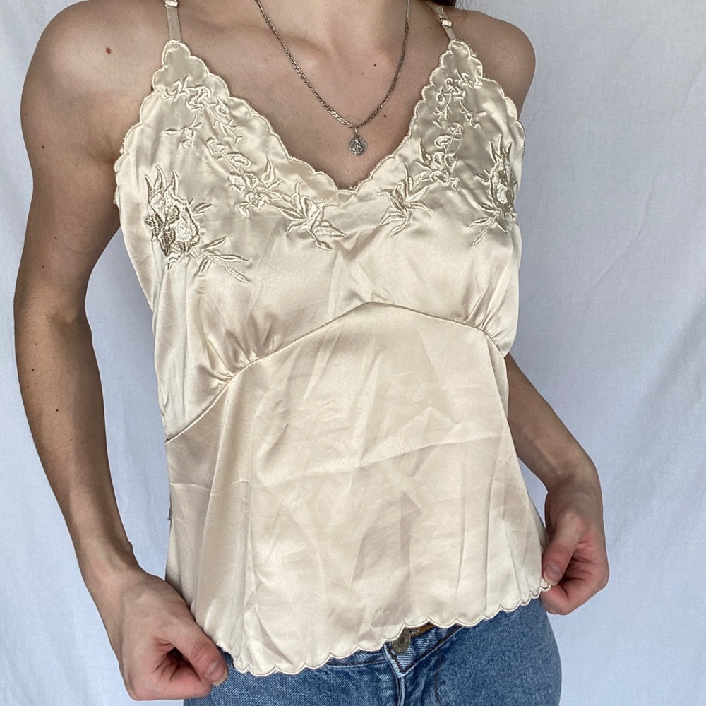 Sleek Silky Beige Blouse 🍓